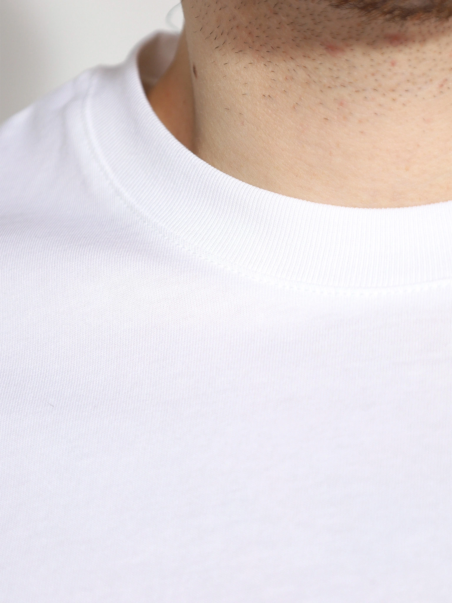 Футболка белого цвета из хлопка